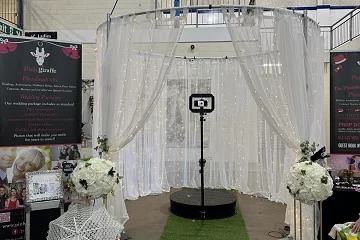 Pink Giraffe Photo Booth