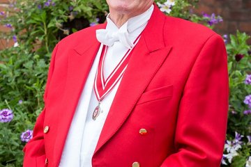 Toastmaster Bob Lloyd