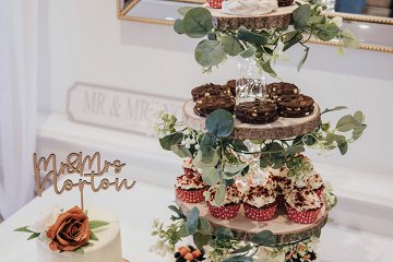 Daisy Dots Cake Shack