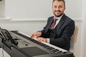 Chris White Wedding Pianist