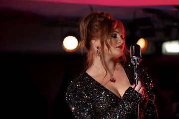 Red - Kent wedding singer 