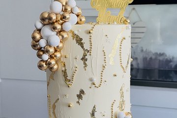 Cakes by Jeanne Aline