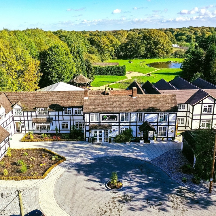 Limes Country Lodge Hotel, Forshaw Heath Lane, Earlswood