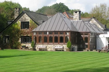 Lakeview Manor