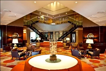 Crowne Plaza Five Lakes