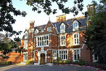 DoubleTree by Hilton St. Anne's Manor