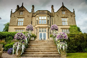 Falcon Manor Hotel & Restaurant