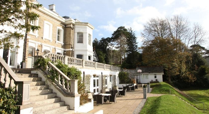 Trenython Manor Resort