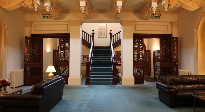 Trenython Manor Resort