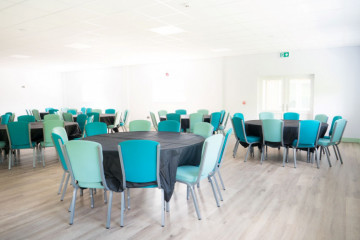 Canolfan John  Burns Centre