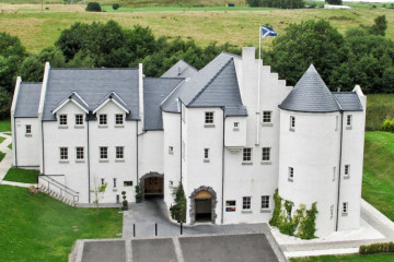Glenskirlie Castle