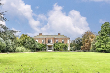 Walcot Hall Estate, North Lincolnshire