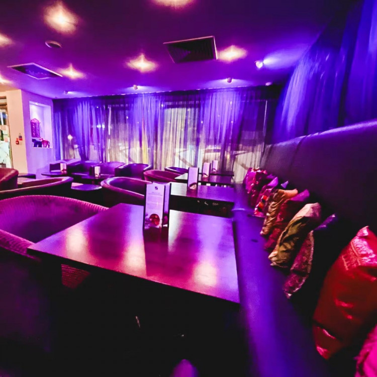 Zari Restaurant | Crawley