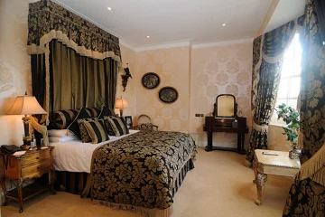 Ye Olde Bell Hotel & Spa